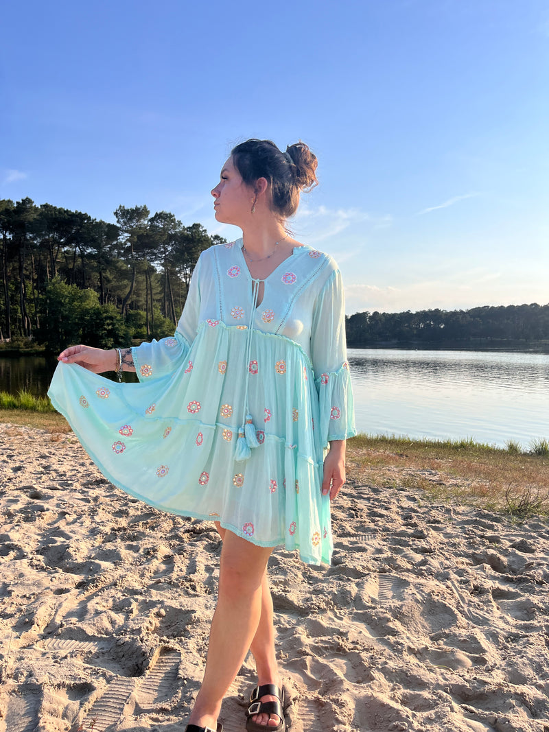 ROBE BLEU DÉTAILS FLEUR